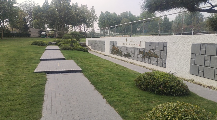 河南福壽園藏山苑UHPC圍墻肌理板建設(shè)項(xiàng)目 河南福壽園藏山苑UHPC圍墻肌理板建設(shè)項(xiàng)目