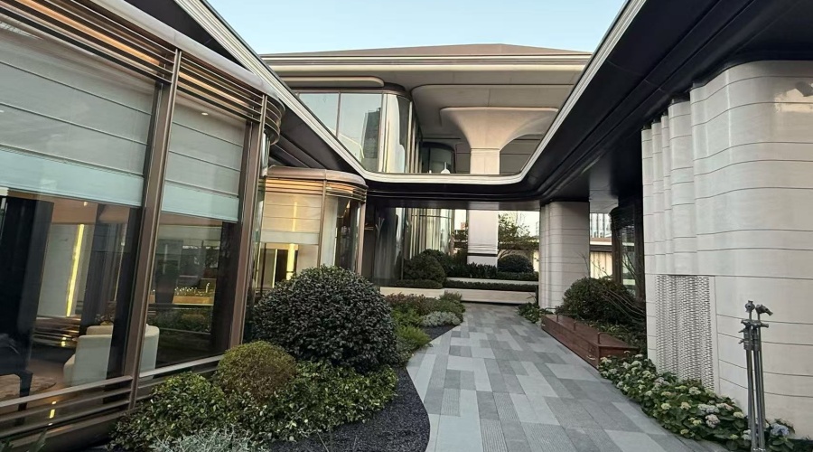 UHPC幕墻板與UHPC水磨石柱子