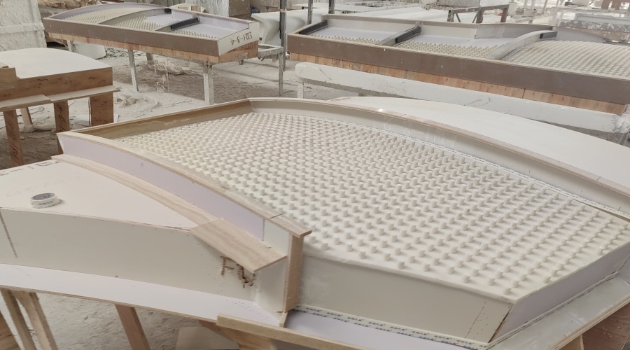 南寧工業(yè)職業(yè)技術(shù)學(xué)院會(huì)堂GRG穿孔板吊頂 南寧工業(yè)職業(yè)技術(shù)學(xué)院會(huì)堂GRG穿孔板吊頂