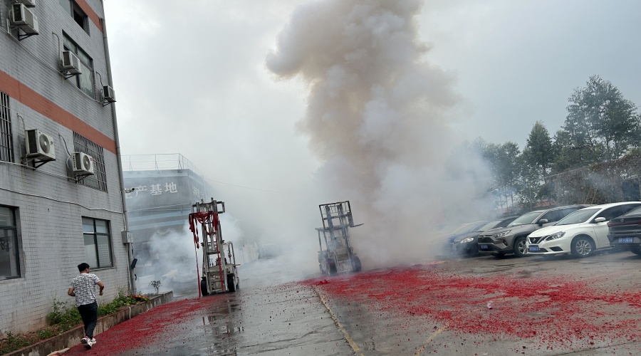 飾紀(jì)上品GRG廠(chǎng)家開(kāi)工大吉 飾紀(jì)上品GRG廠(chǎng)家開(kāi)工大吉